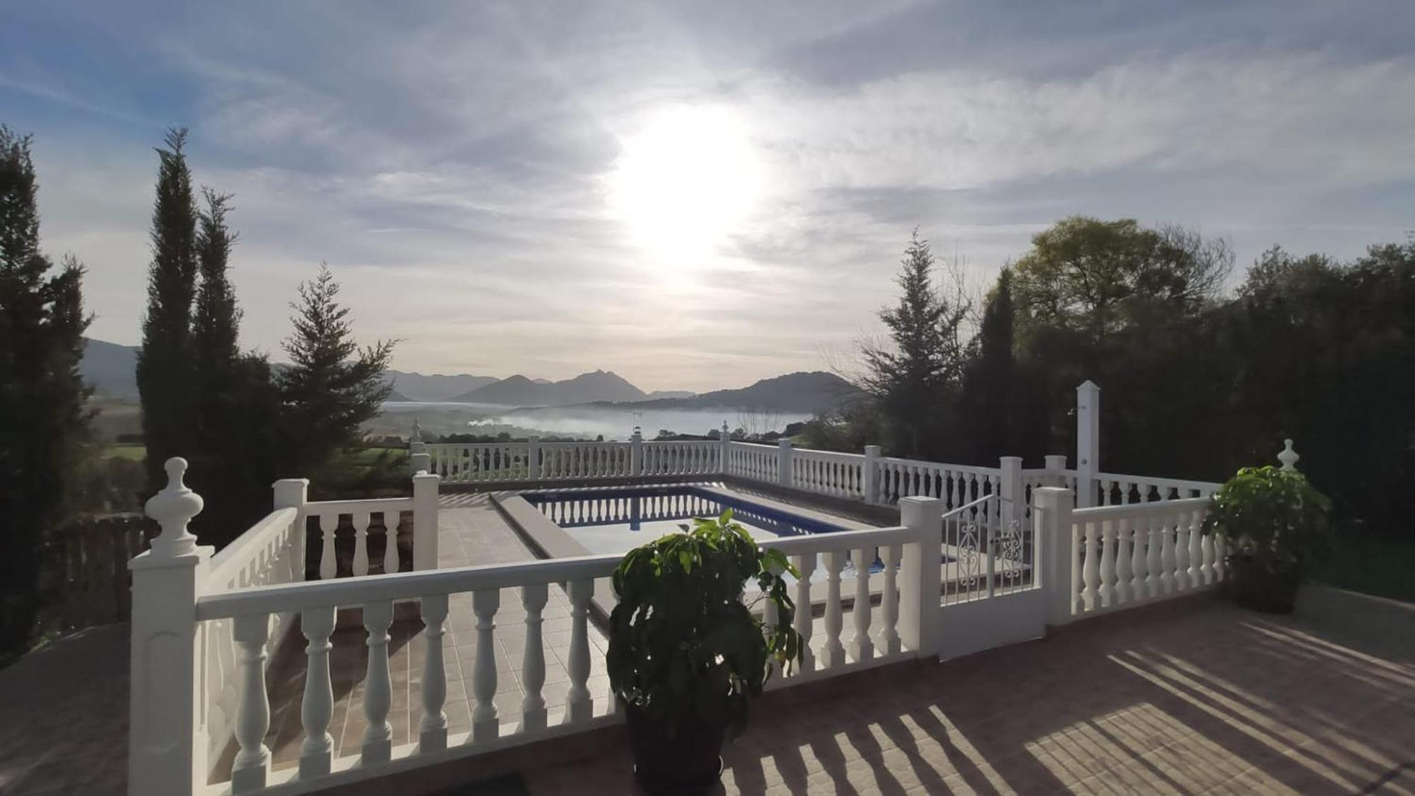 Los Tres Picos Prado Del Rey Bilik gambar