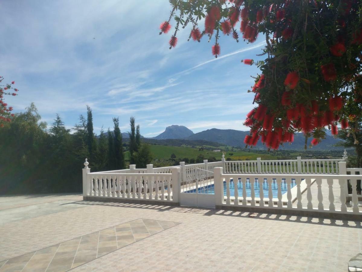 Los Tres Picos Prado Del Rey Luaran gambar